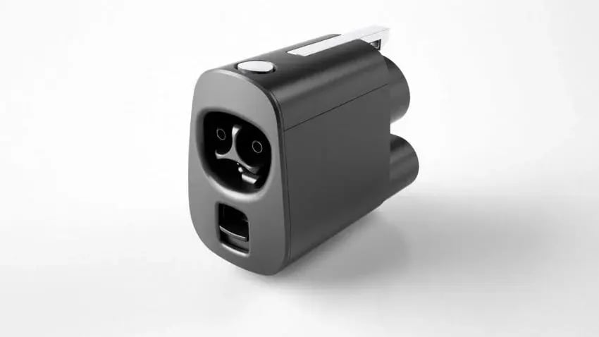 GM-Tesla-Supercharger-Network-NACS-Fast-Chargers-005-GM-Approved-DC-Charging-Adaptor-850x478